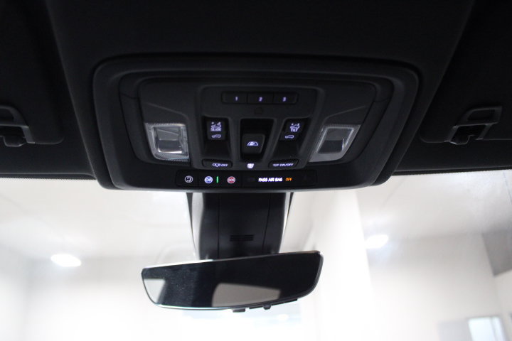 Used 2019 Chevrolet Silverado 1500 High Country w/ Technology Package AWD/4WD image 43