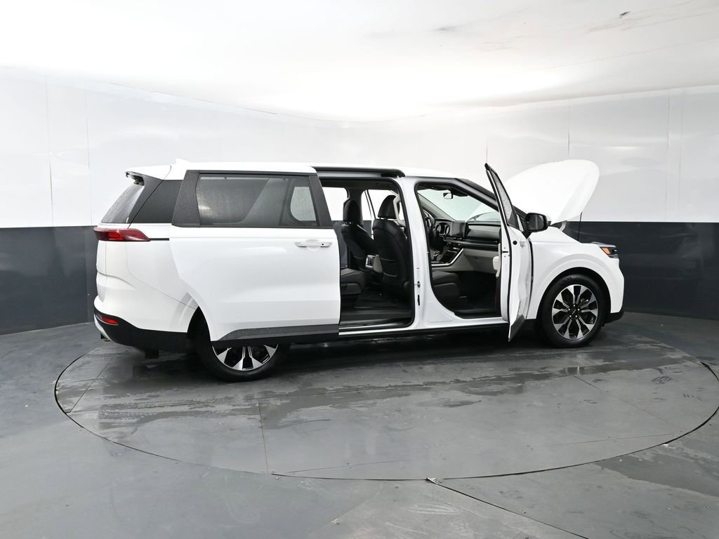 Used 2022 Kia Carnival EX FWD image 16