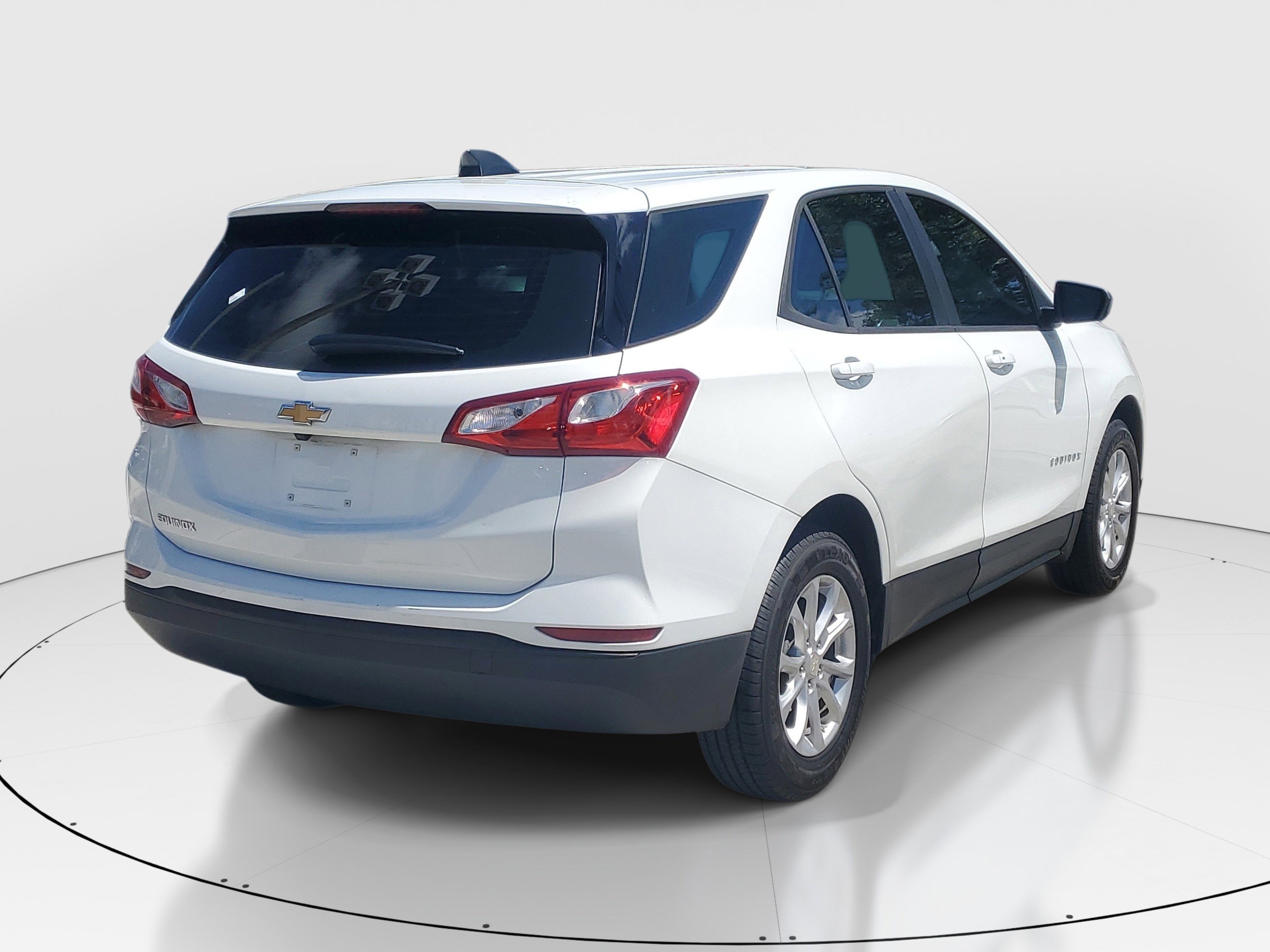 Used 2020 Chevrolet Equinox LS FWD image 3