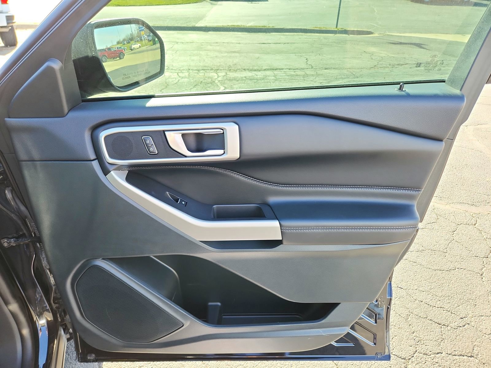 Used 2023 Ford Explorer XLT w/ Equipment Group 202A image 27