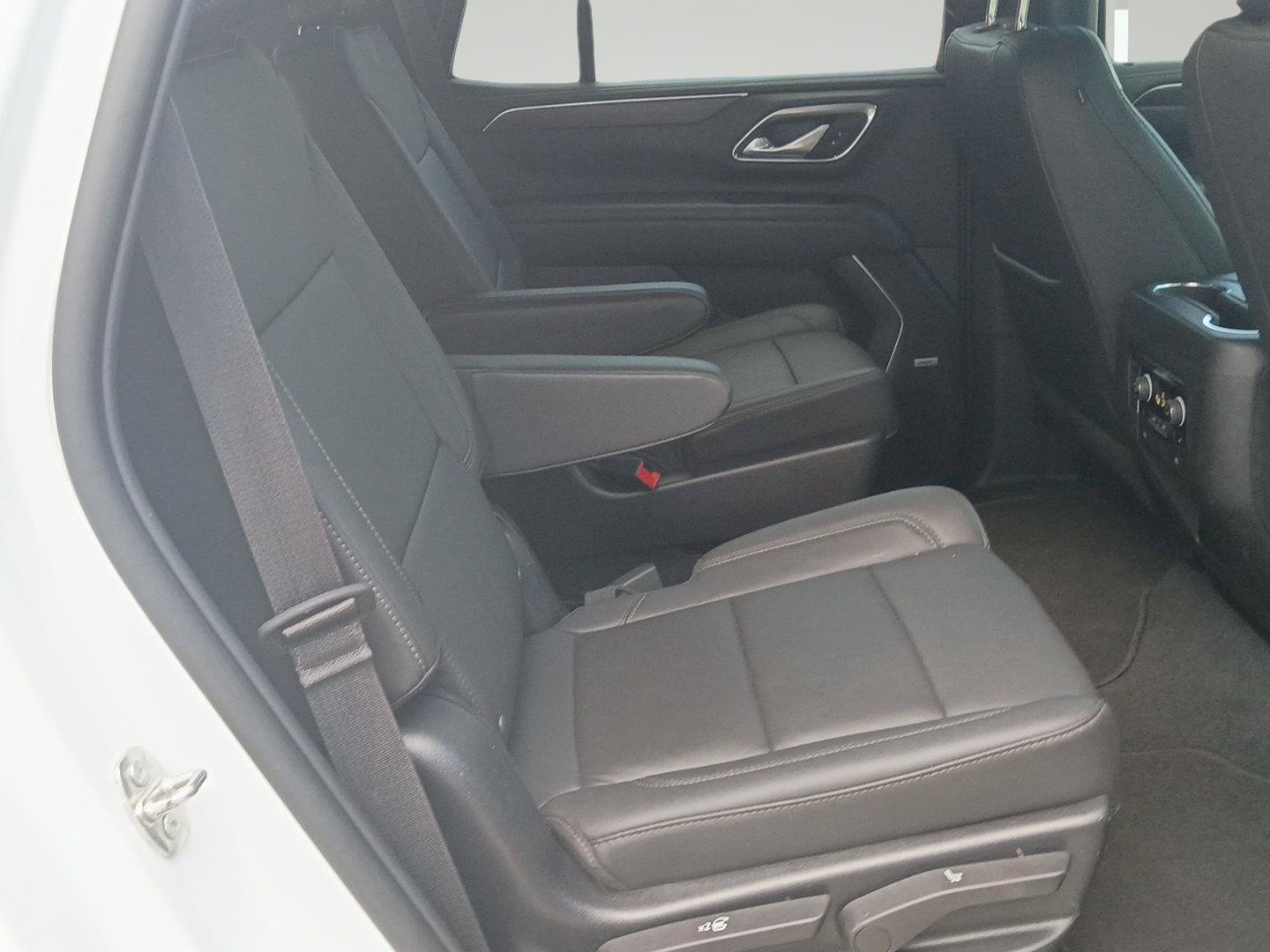 Used 2022 Chevrolet Tahoe LT w/ Luxury Package AWD/4WD image 24