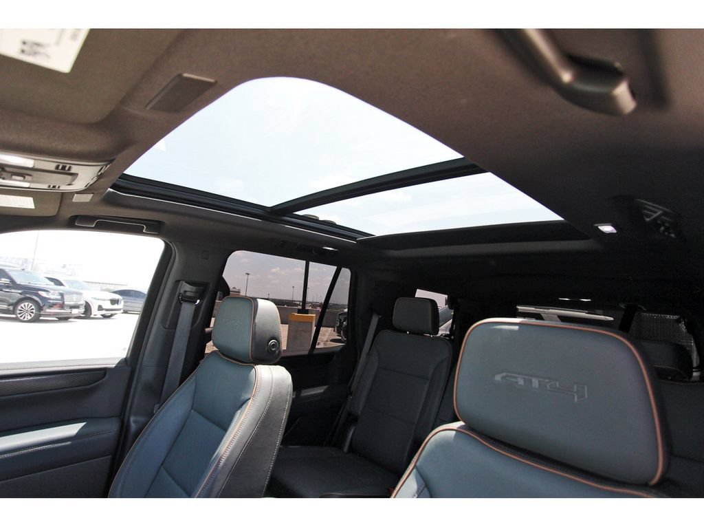 Used 2025 GMC Yukon AT4 w/ AT4 Premium Package AWD/4WD image 27