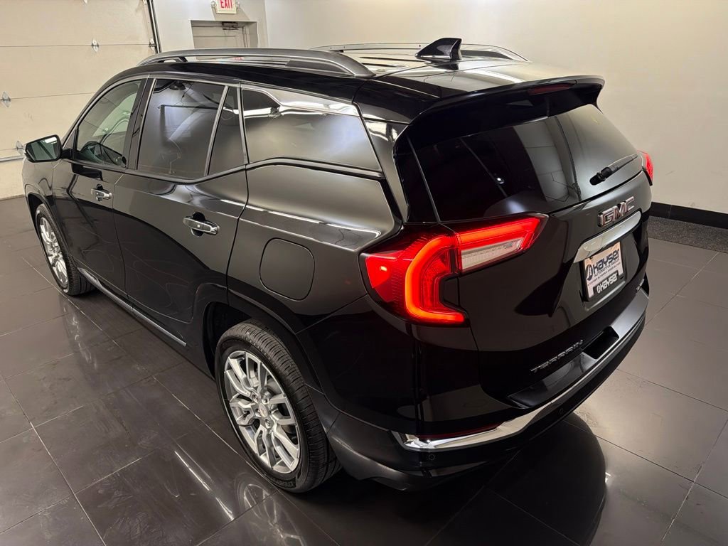 Used 2022 GMC Terrain Denali w/ LPO, Floor Liner Package AWD/4WD image 4