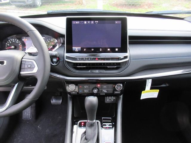 New 2026 Jeep Compass Latitude image 19
