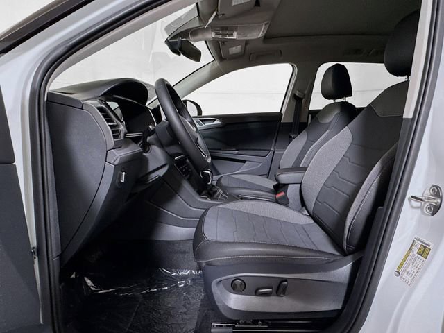 New 2026 Volkswagen Taos SE image 11