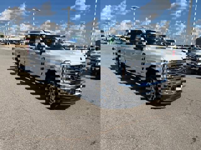 New 2026 Ford F350 Lariat w/ Chrome Package image 3