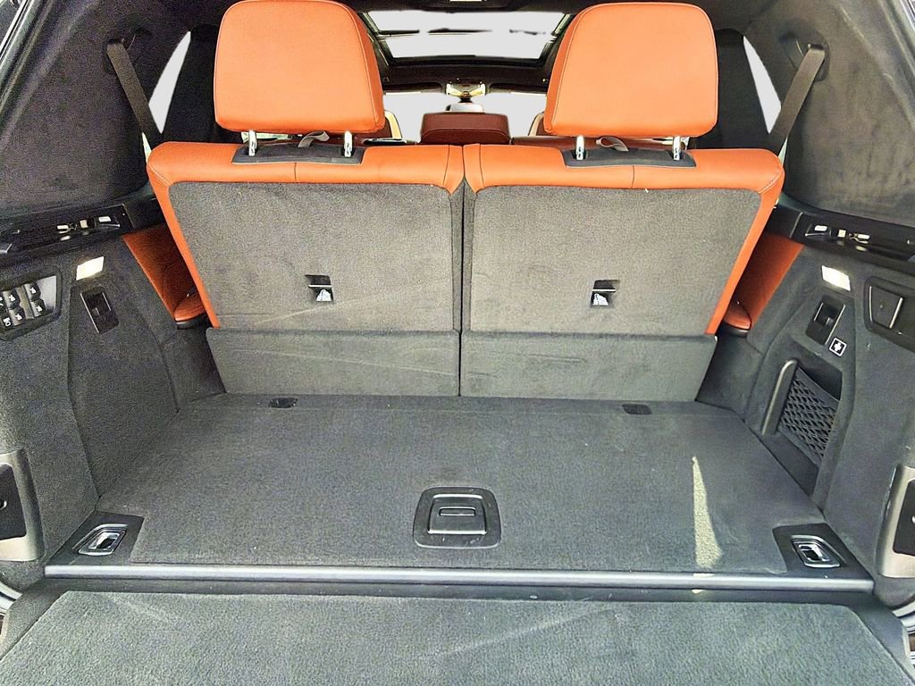 Used 2022 BMW X7 M50i w/ Executive Package image 12