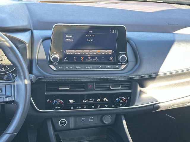 Used 2023 Nissan Rogue SV w/ SV Premium B Package image 17