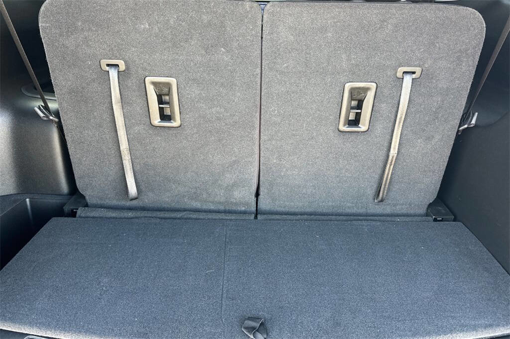 Used 2022 GMC Acadia SLE image 16