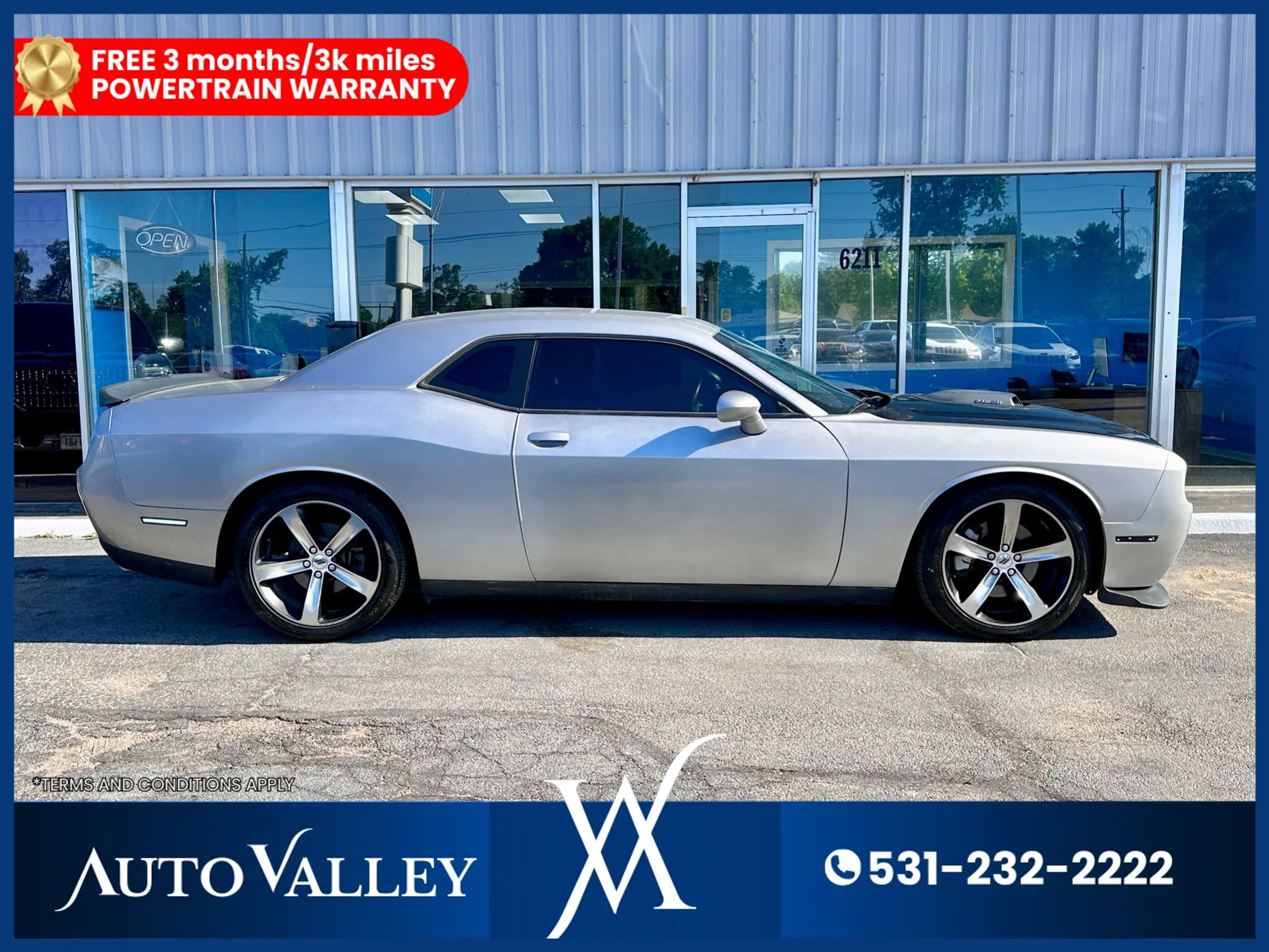 Used 2017 Dodge Challenger R/T image 8