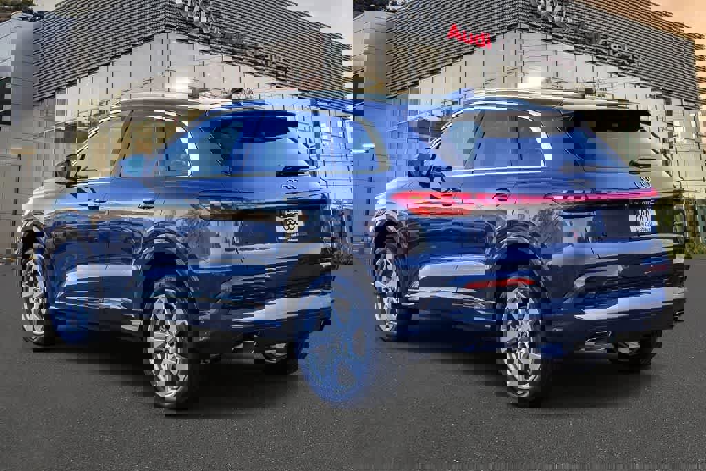 Used 2025 Audi Q5 Premium Plus image 2