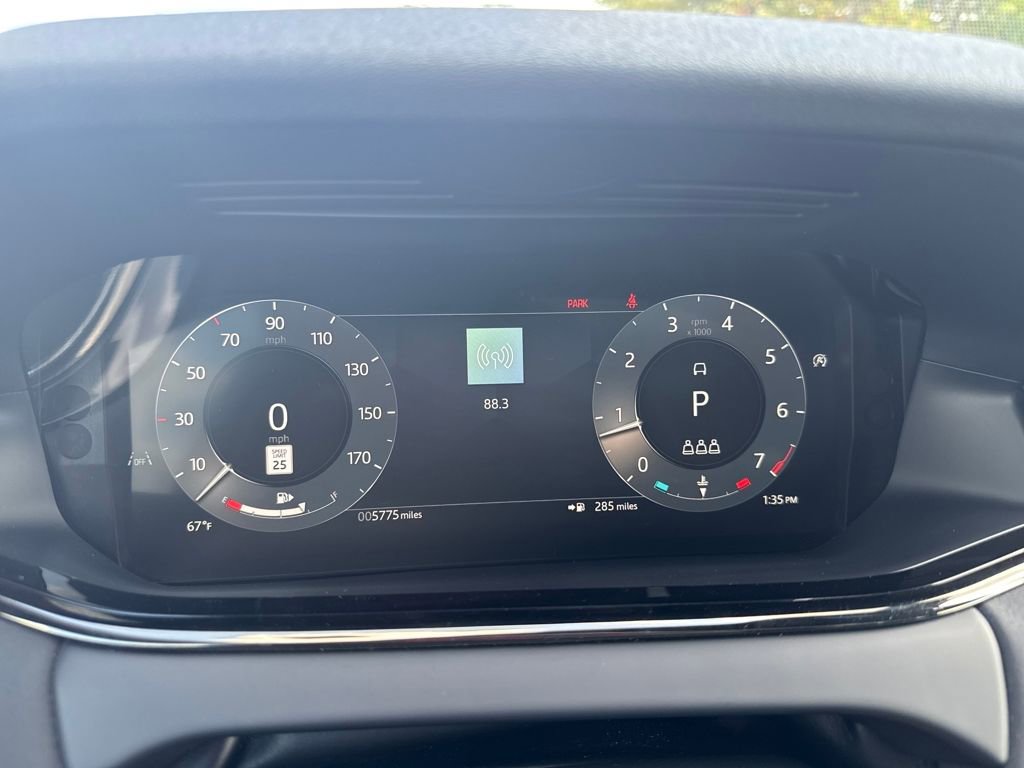 Used 2025 Land Rover Range Rover Evoque Dynamic SE image 27