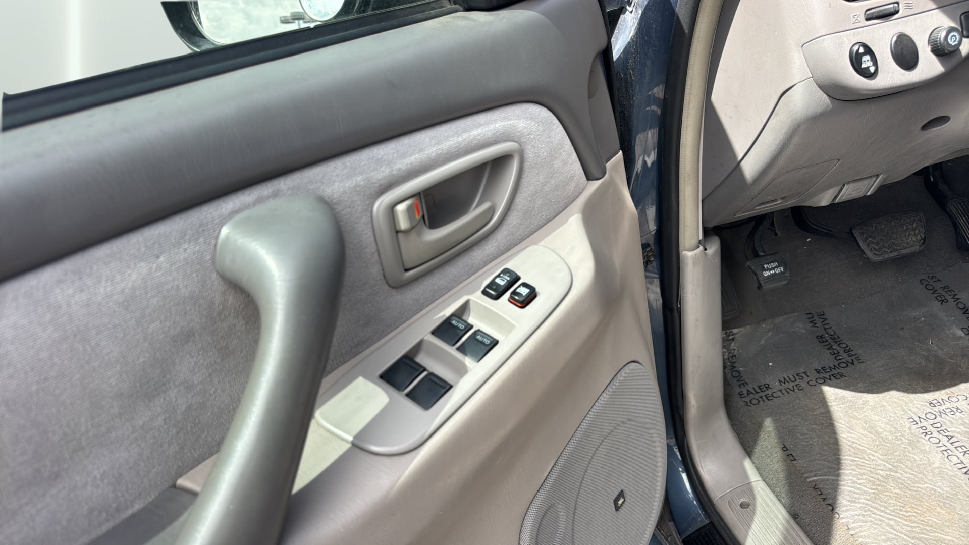 Used 2006 Toyota Sequoia SR5 RWD image 20