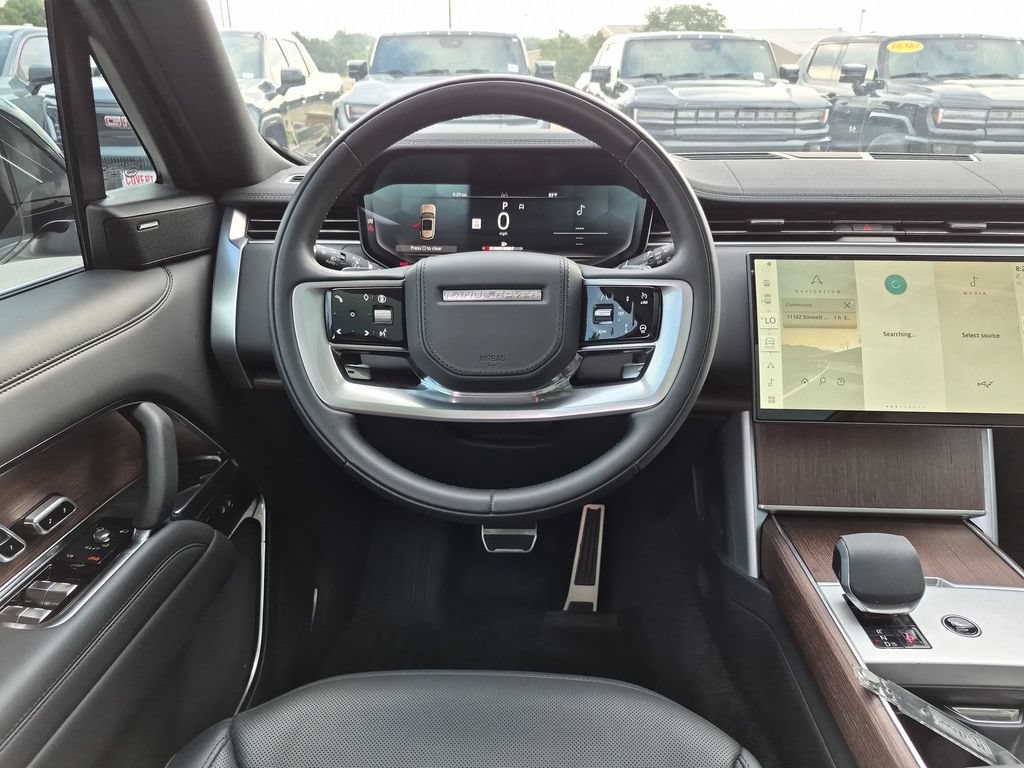 Used 2024 Land Rover Range Rover Long Wheelbase SE AWD/4WD image 31