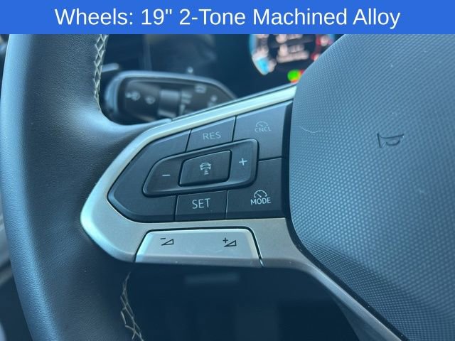 Certified 2025 Volkswagen Tiguan SE image 14