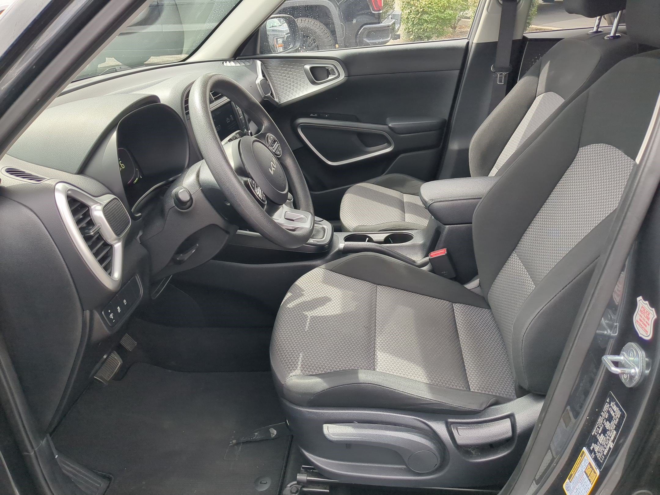 Used 2023 Kia Soul LX w/ Option Group 015 FWD image 17