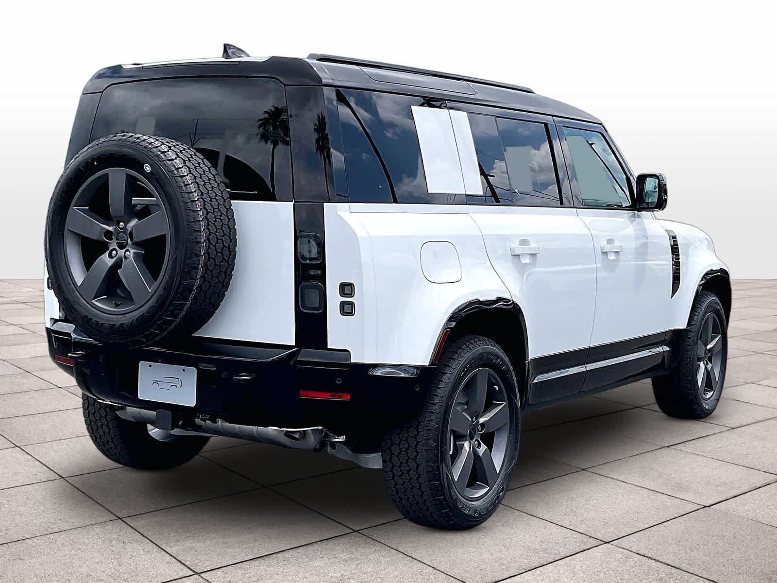 New 2026 Land Rover Defender 110 X-Dynamic SE AWD/4WD image 4