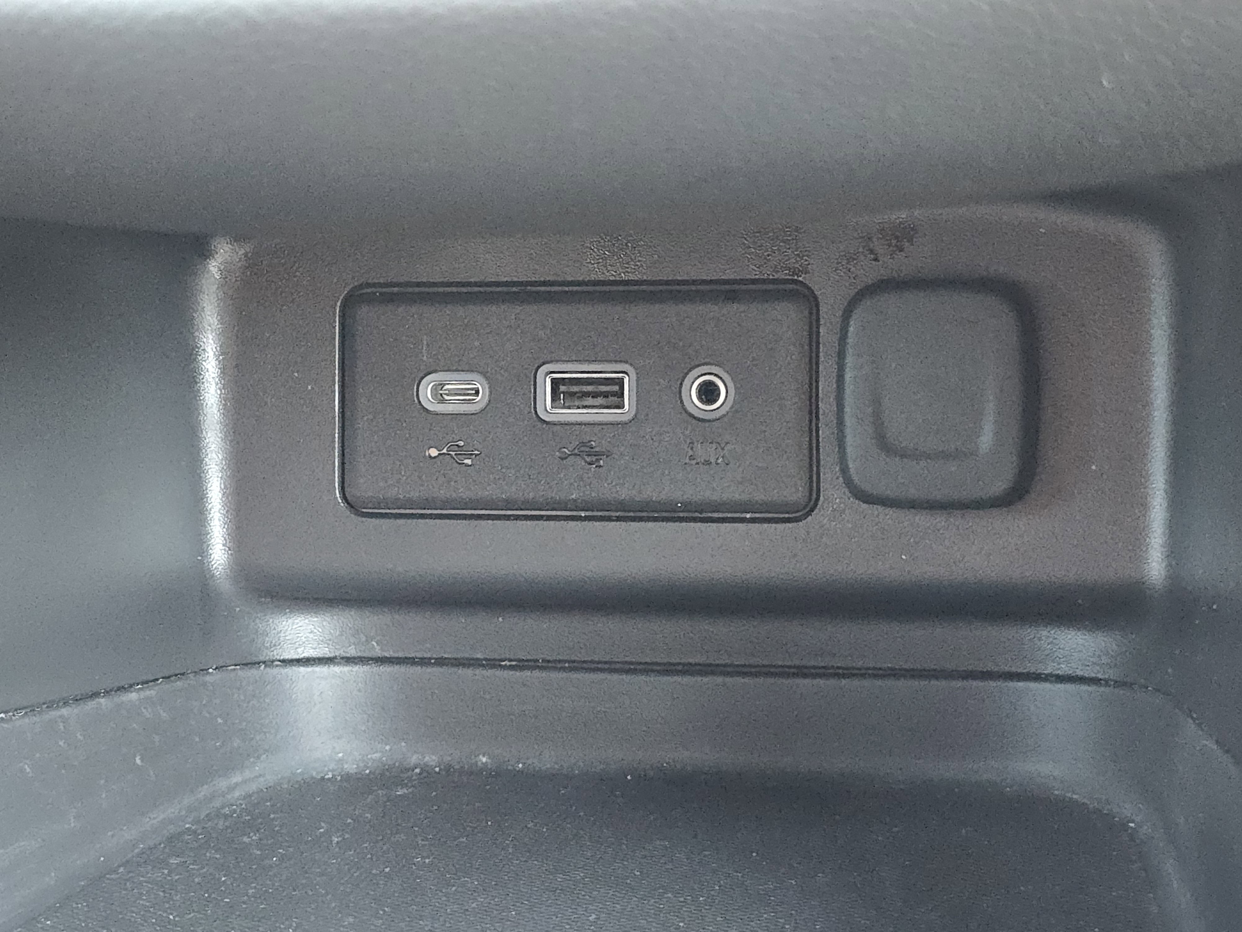 Used 2023 Chevrolet Equinox RS FWD image 10