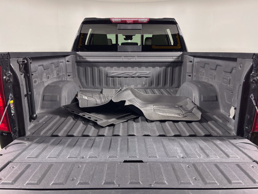 Used 2023 Chevrolet Silverado 1500 ZR2 w/ Technology Package AWD/4WD image 10