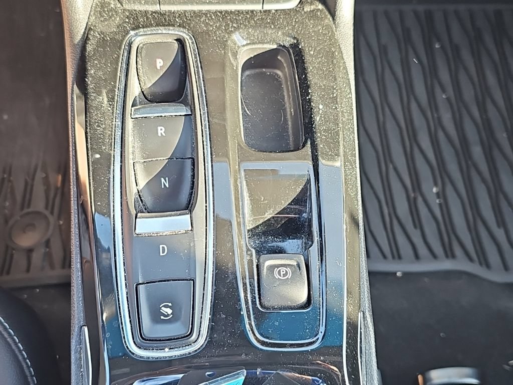 Used 2023 Chevrolet Bolt LT w/ Infotainment Package FWD image 8
