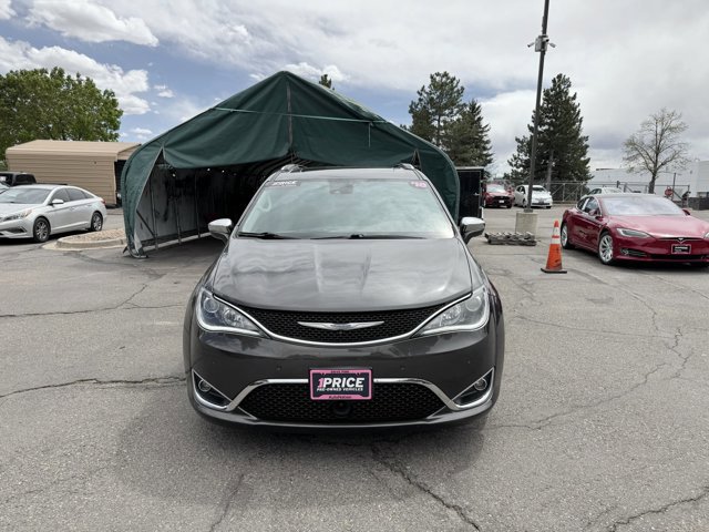 Used 2018 Chrysler Pacifica Limited w/ Advanced Safetytec Group FWD video 2
