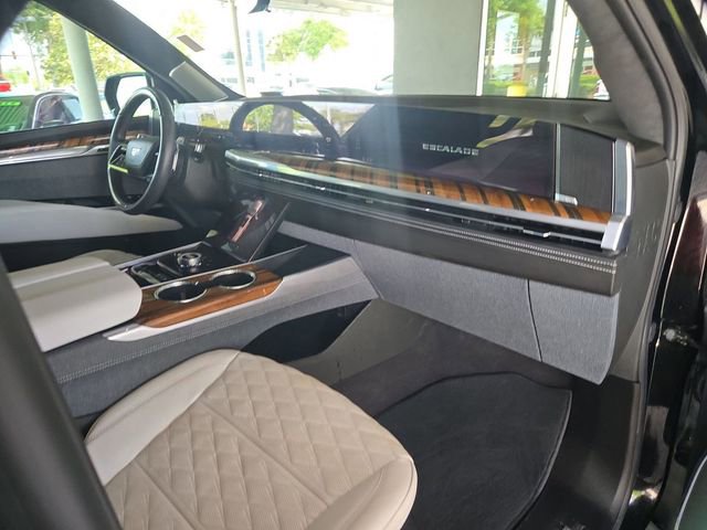 Certified 2025 Cadillac Escalade Sport Platinum AWD/4WD image 30