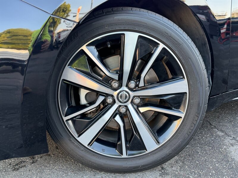 Used 2021 Nissan Maxima 3.5 SV FWD image 8