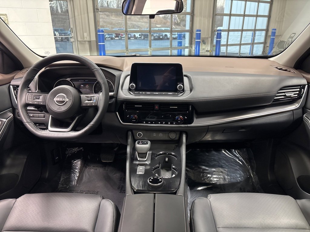 Used 2023 Nissan Rogue SV w/ SV Premium Package image 26