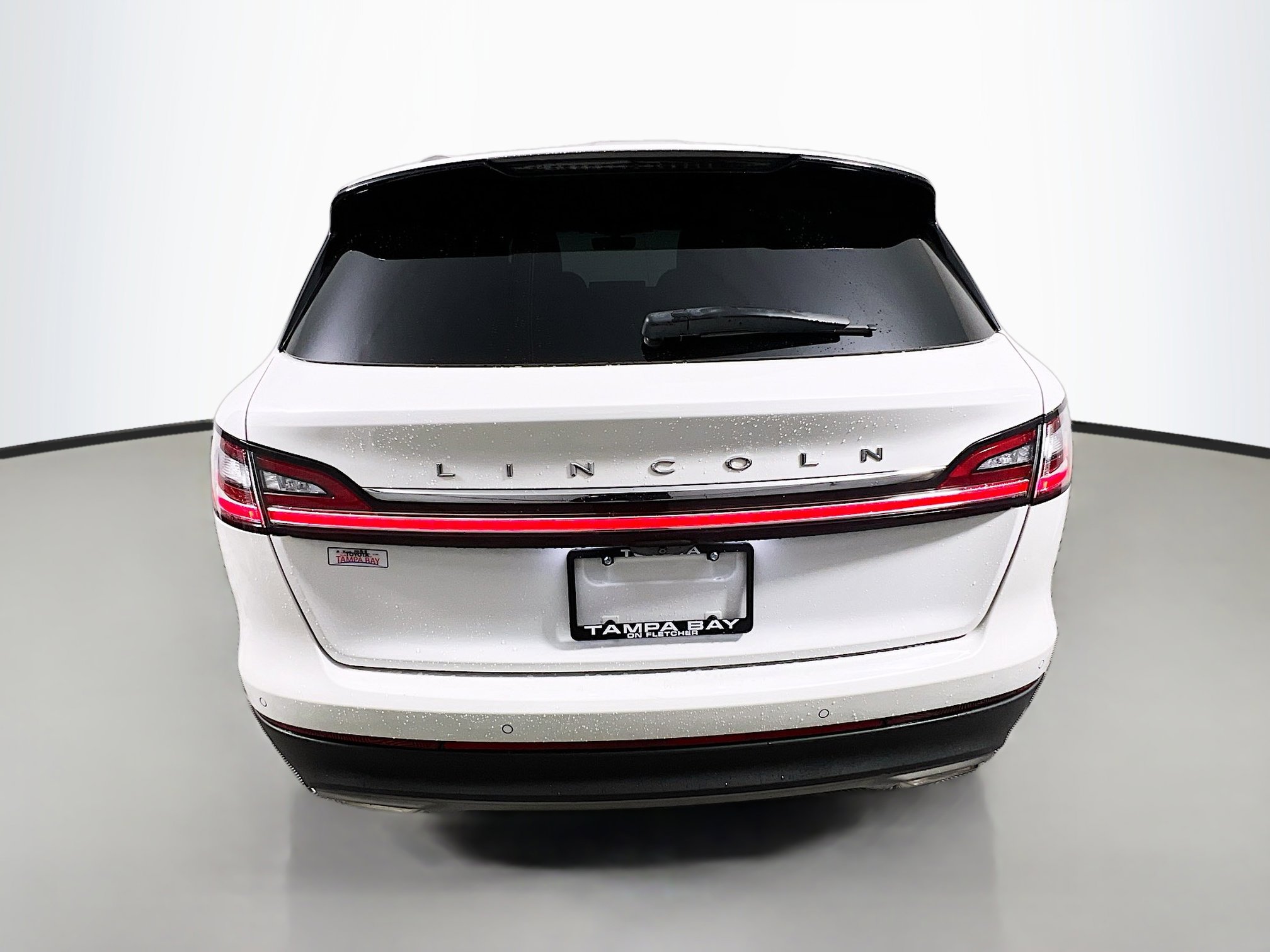 Used 2022 Lincoln Nautilus FWD w/ Premium Package image 6
