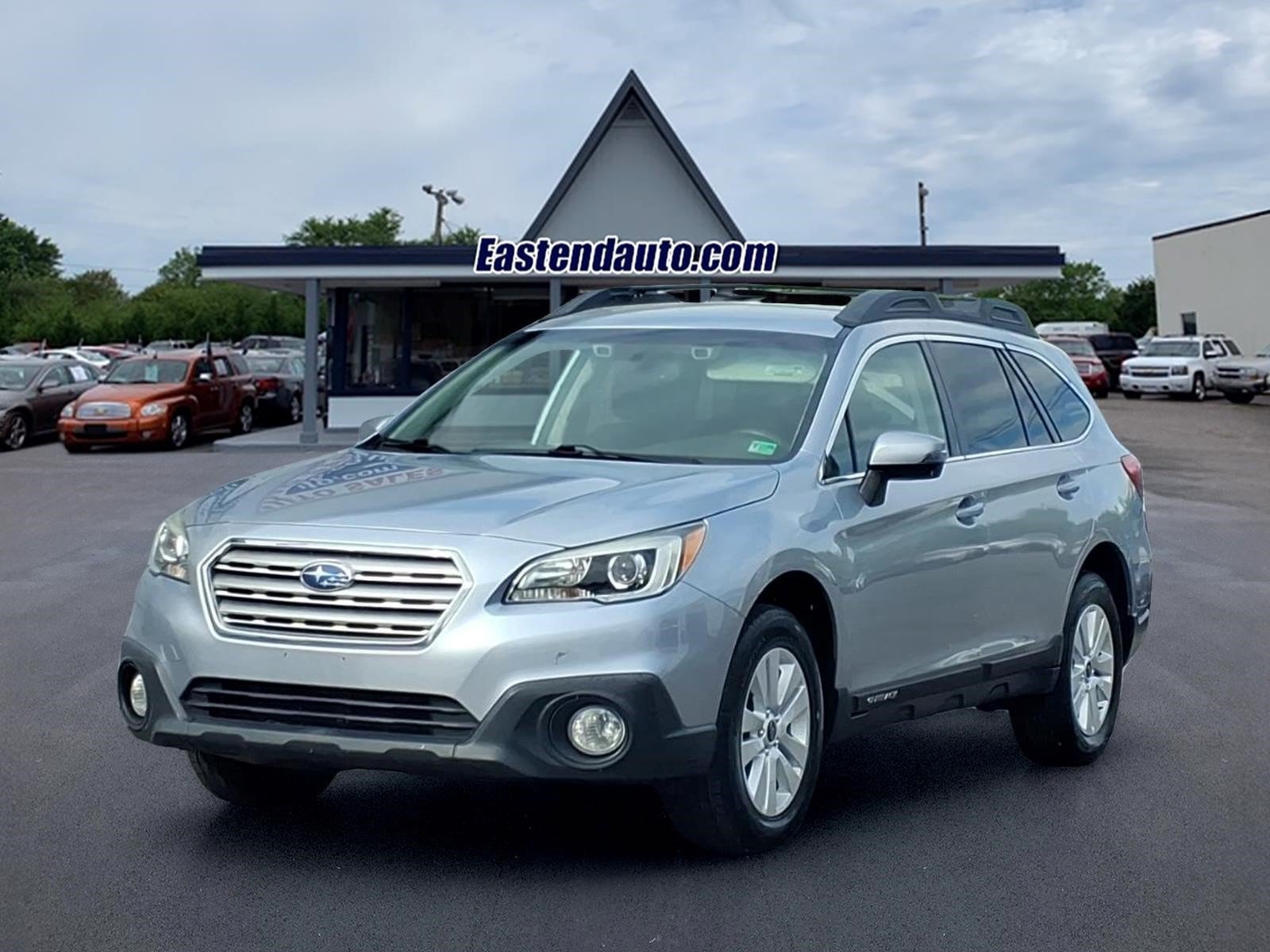 Used 2015 Subaru Outback 2.5i Premium AWD/4WD image 1