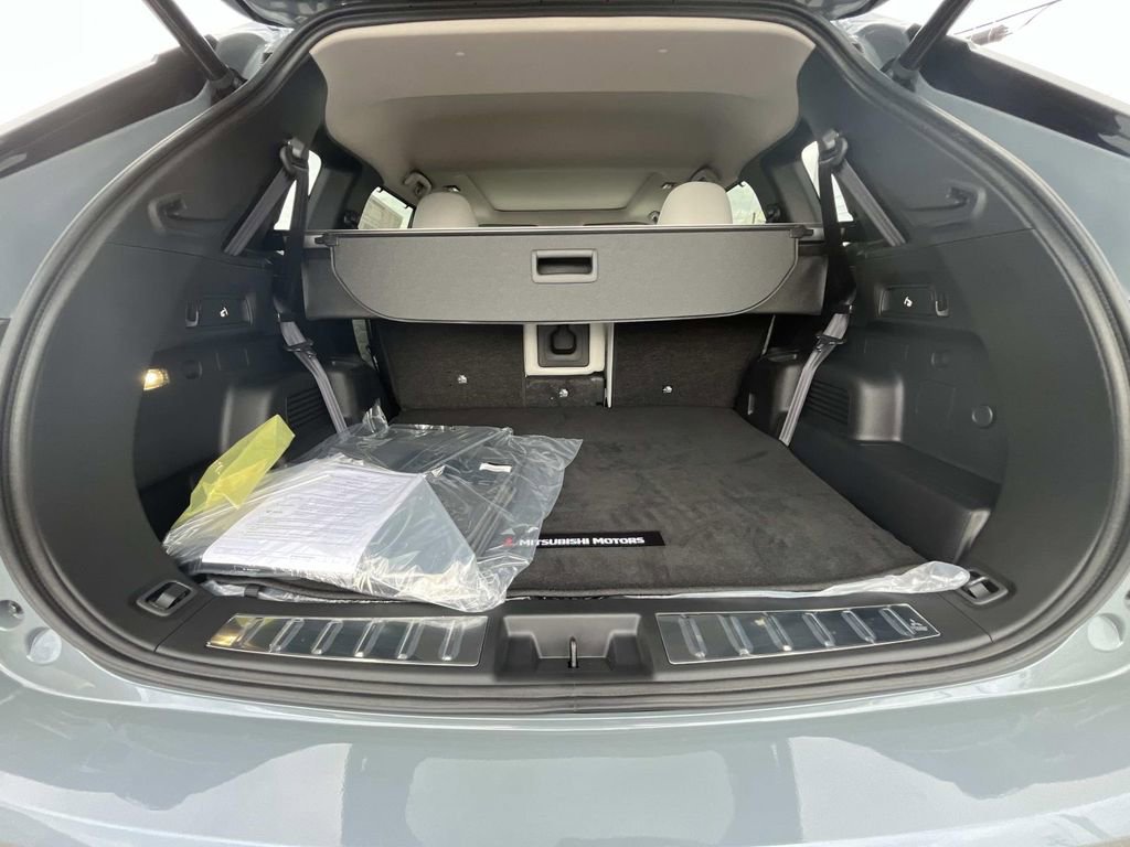 New 2026 Mitsubishi Outlander SEL image 15