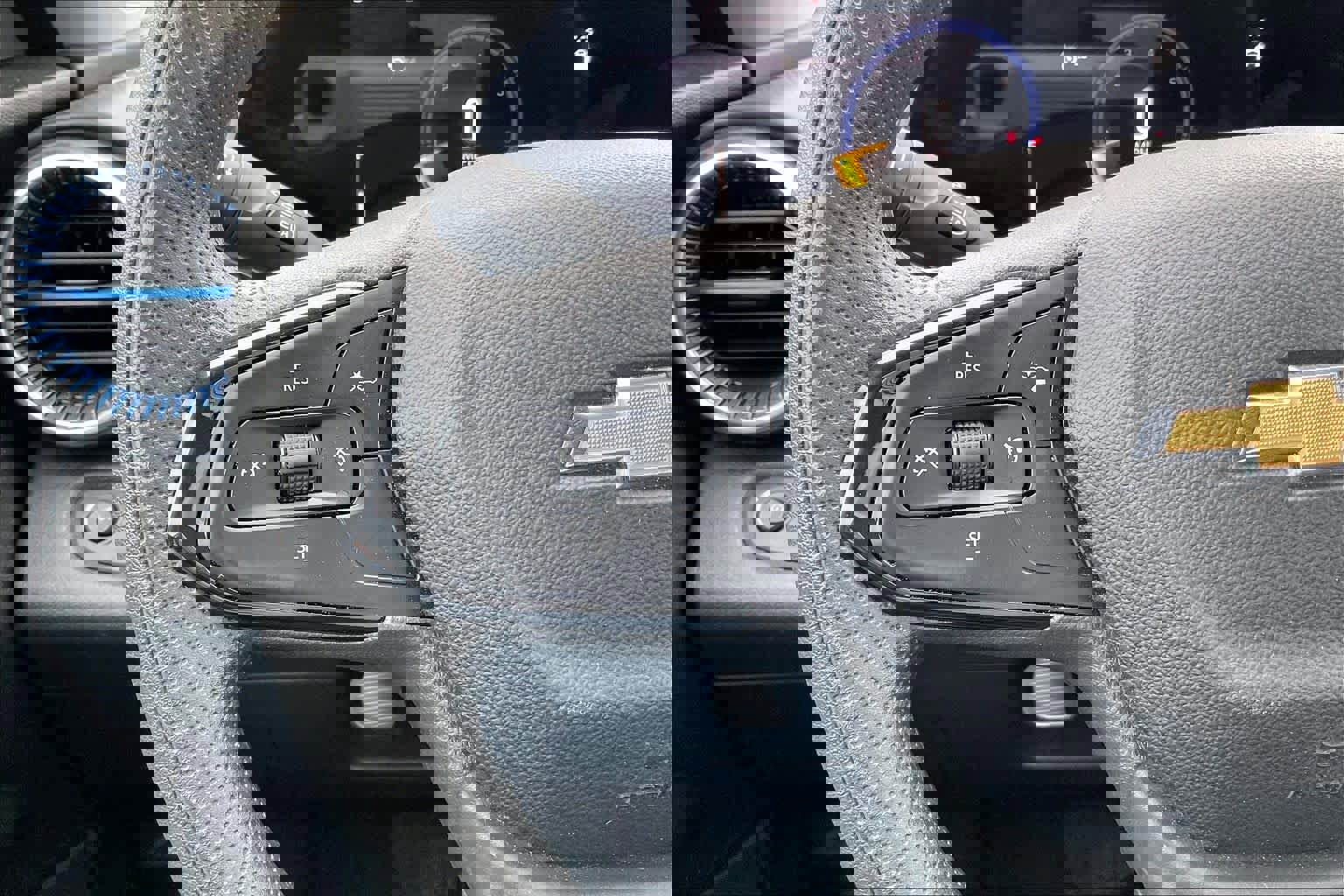 Certified 2025 Chevrolet Trax LT image 23