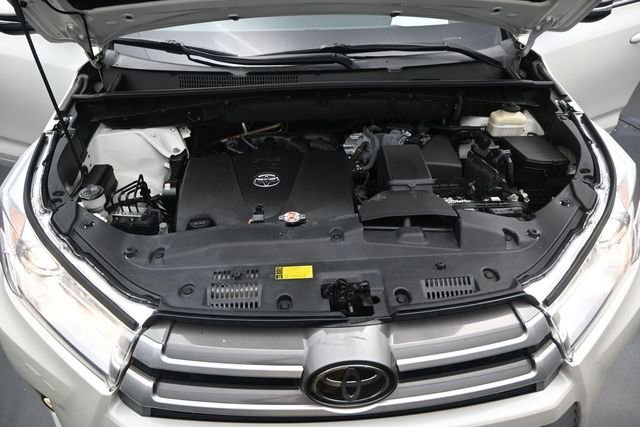 Used 2018 Toyota Highlander Plus FWD image 21