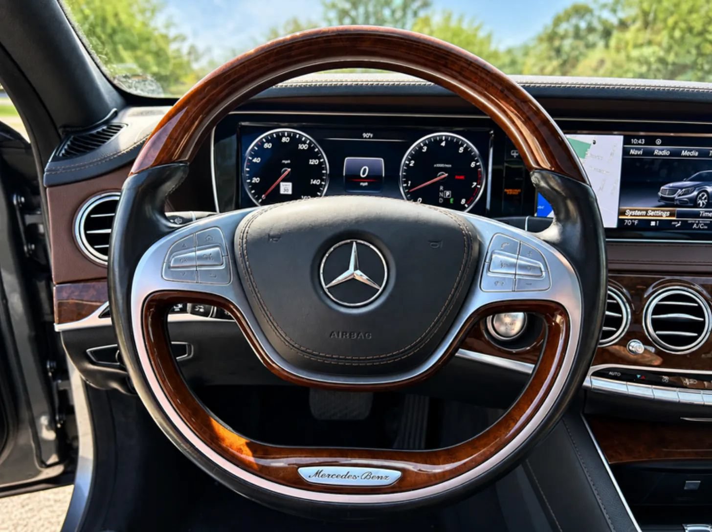 Used 2017 Mercedes-Benz S 550 Sedan w/ Premium Package image 10