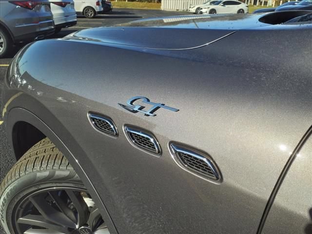 Used 2024 Maserati Levante GT Ultima AWD/4WD image 9