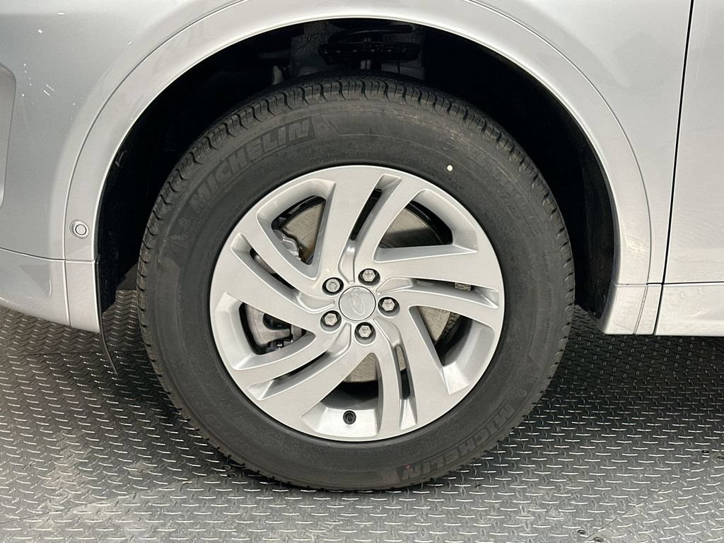 Certified 2025 Land Rover Discovery Sport S AWD/4WD image 3