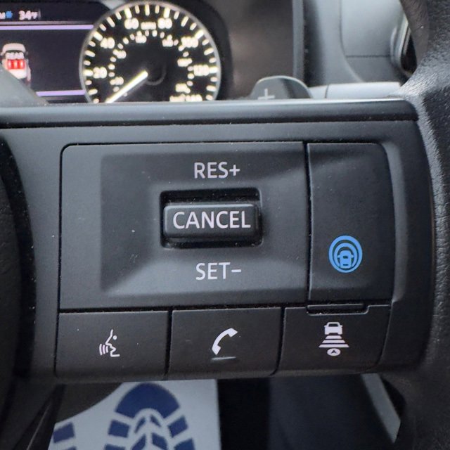 Used 2024 Nissan Rogue SV image 25