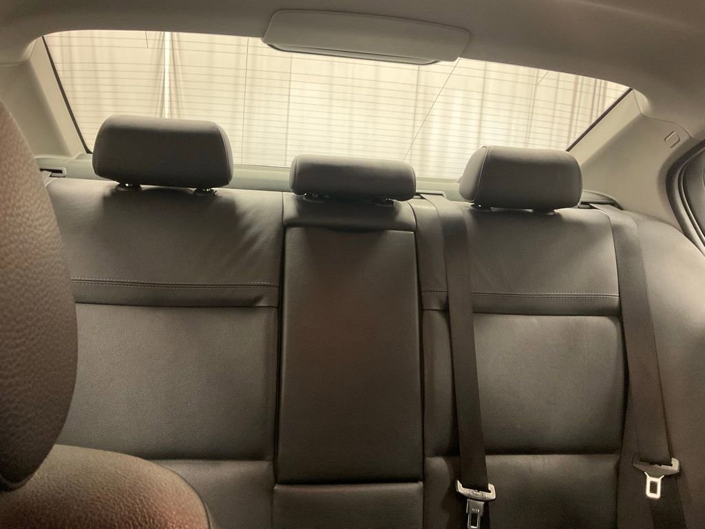 Used 2011 BMW 328i xDrive 328i xDrive image 24