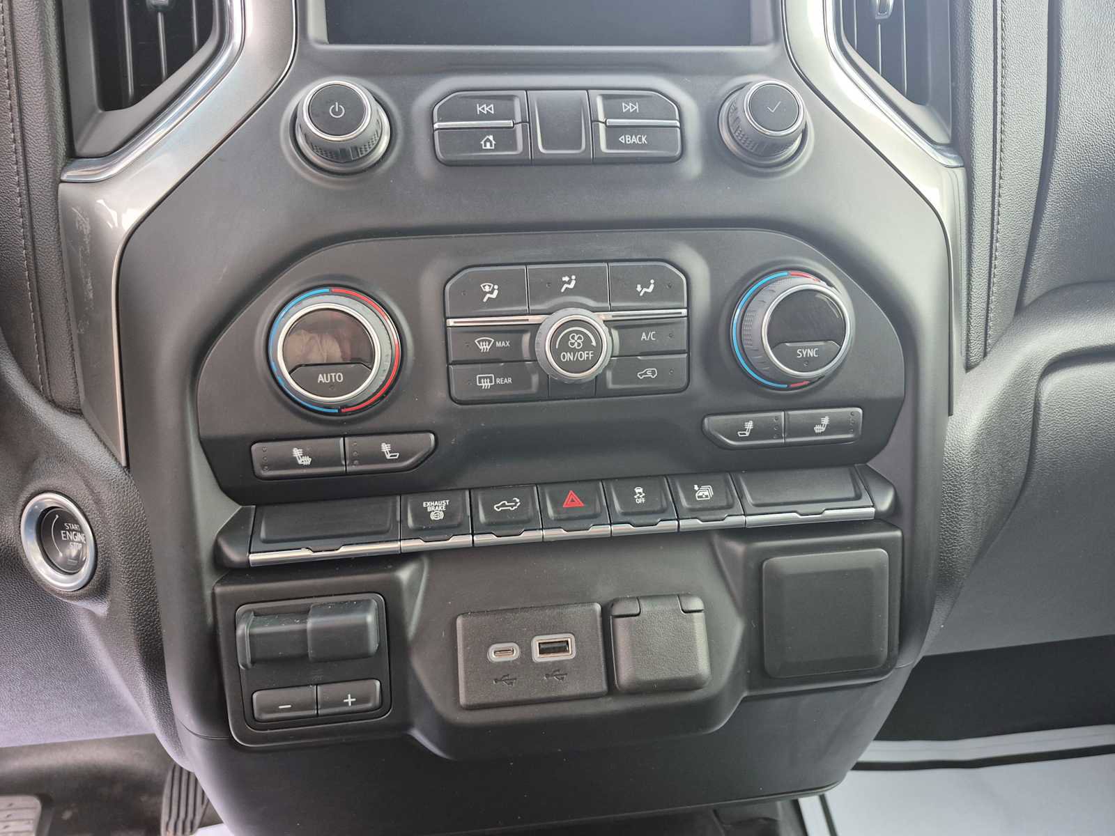 Used 2022 Chevrolet Silverado 3500 LT w/ Convenience Package image 25