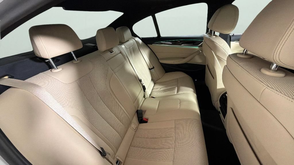 Used 2021 BMW 530i w/ Convenience Package RWD image 27