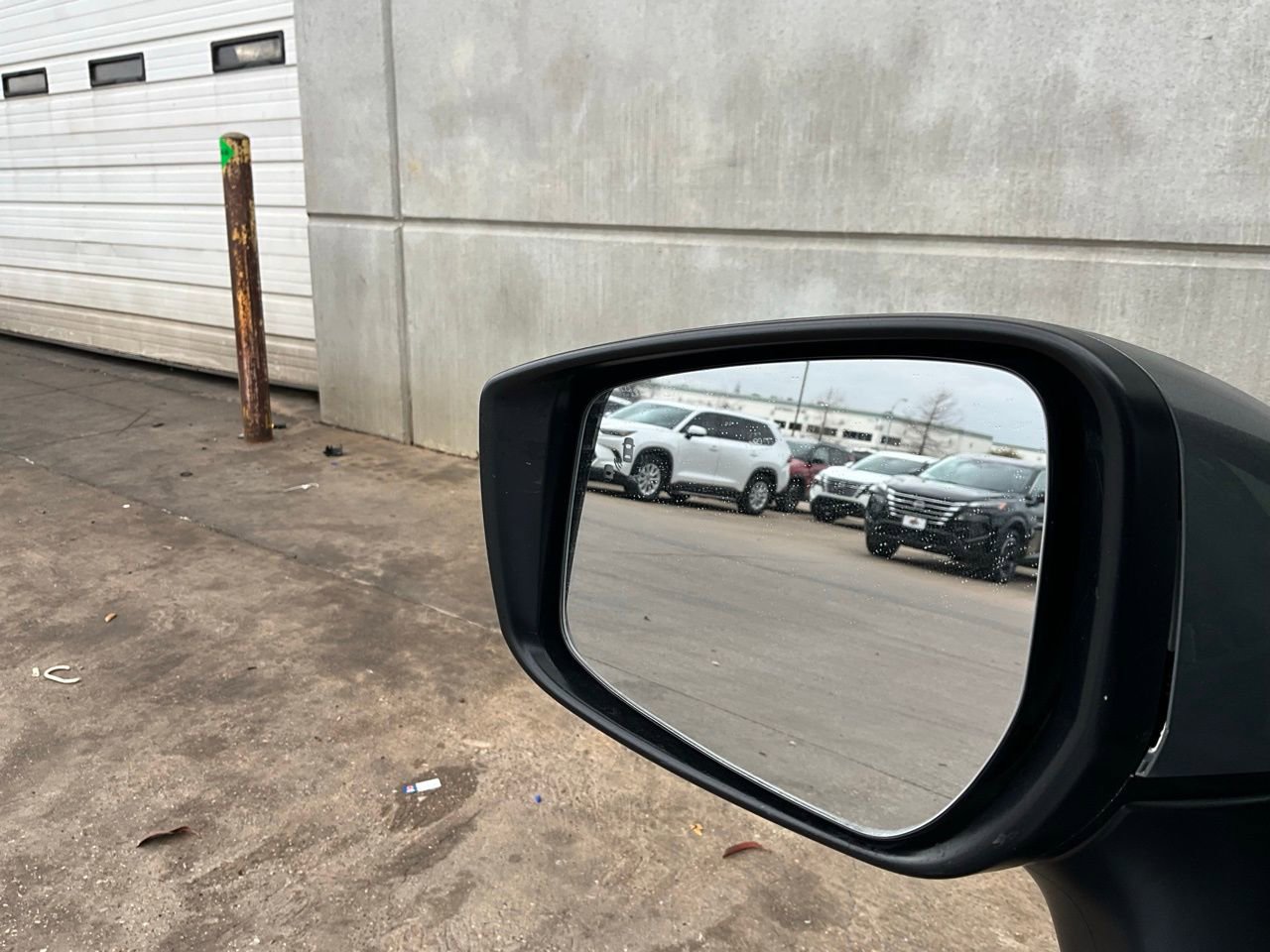 Used 2025 Nissan Versa SV image 18