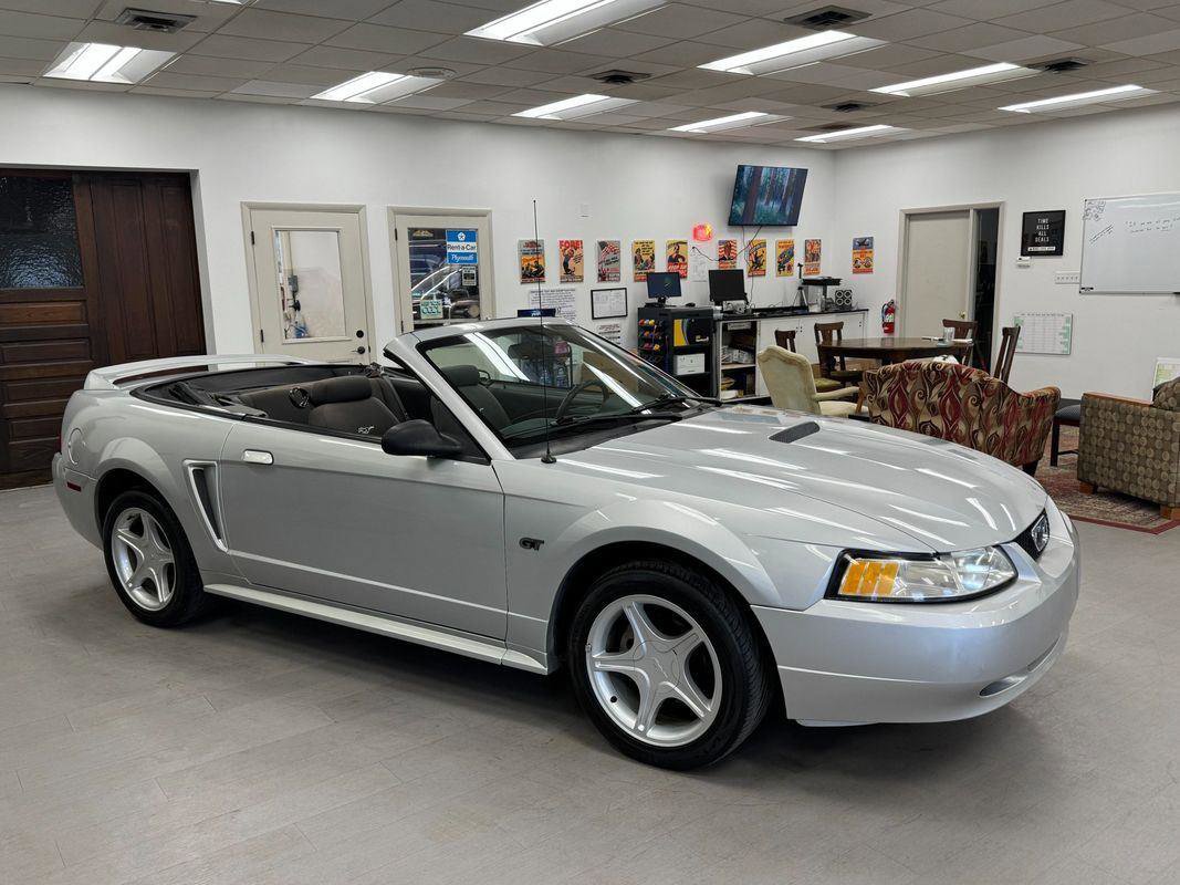 Used 2000 Ford Mustang GT RWD image 30