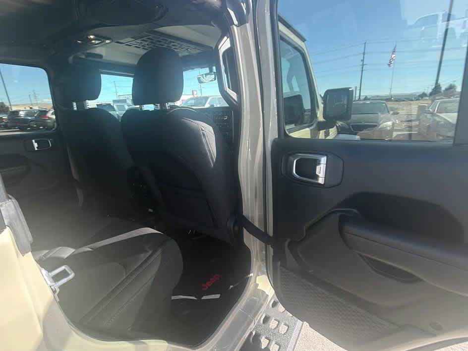 Used 2020 Jeep Gladiator Sport w/ Quick Order Package 24S AWD/4WD image 24