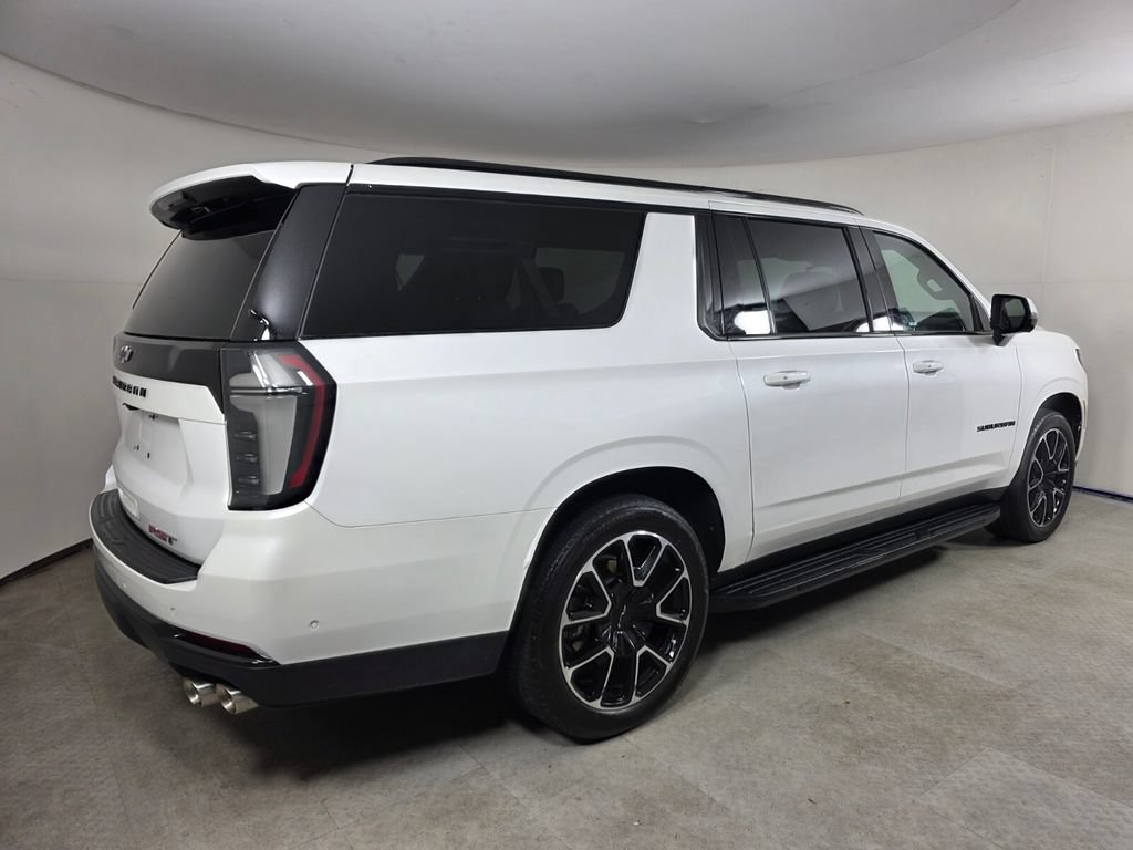 Used 2025 Chevrolet Suburban RST w/ RST Capability Package AWD/4WD image 4