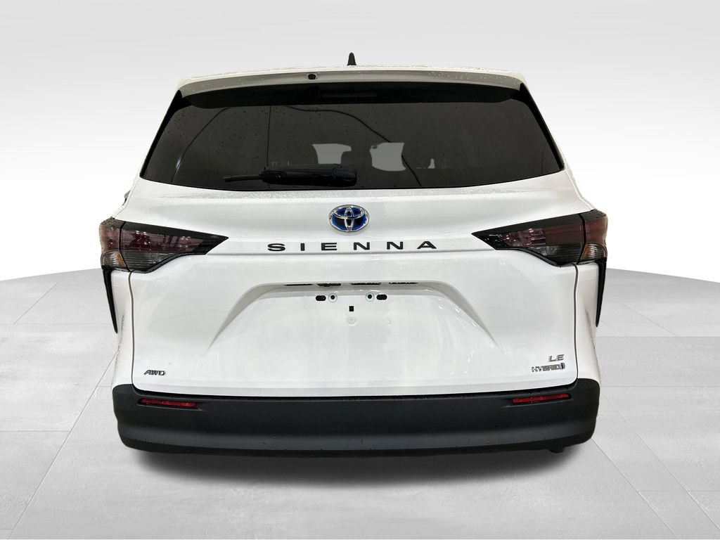 Used 2023 Toyota Sienna LE AWD/4WD image 4