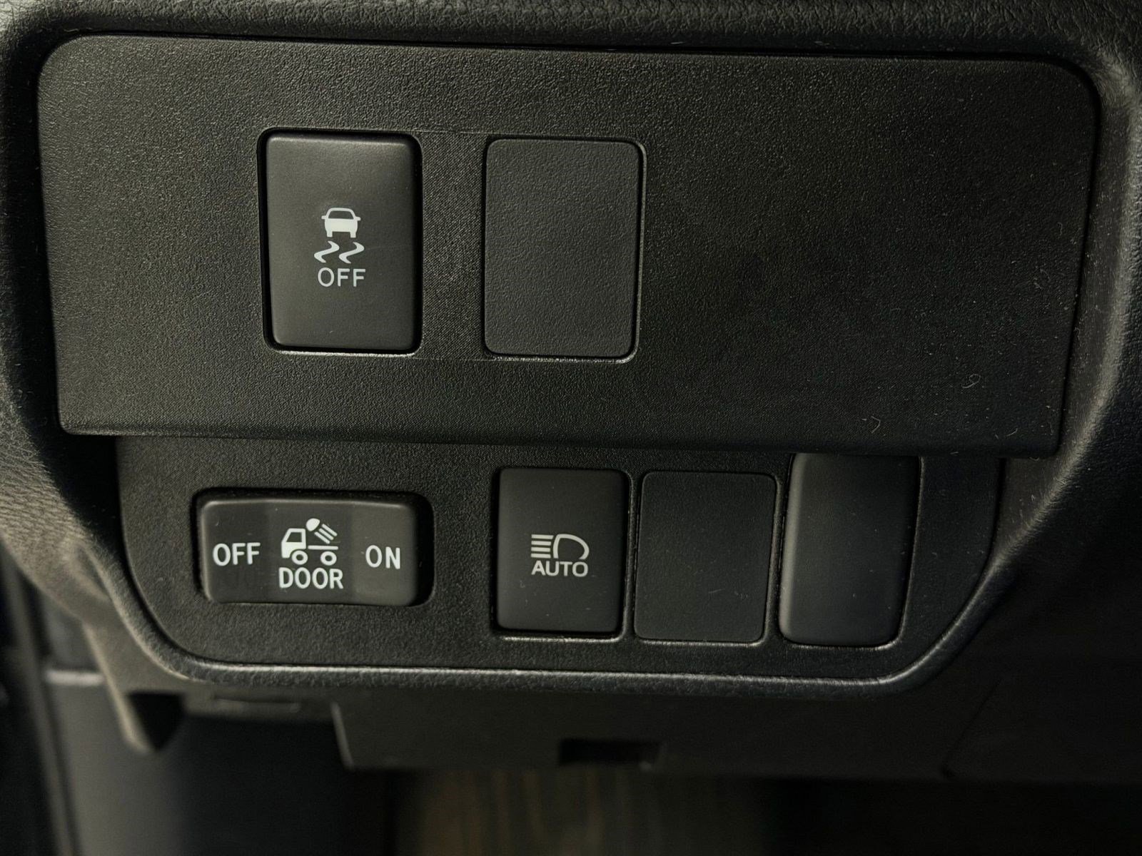 Used 2023 Toyota Tacoma SR AWD/4WD image 13