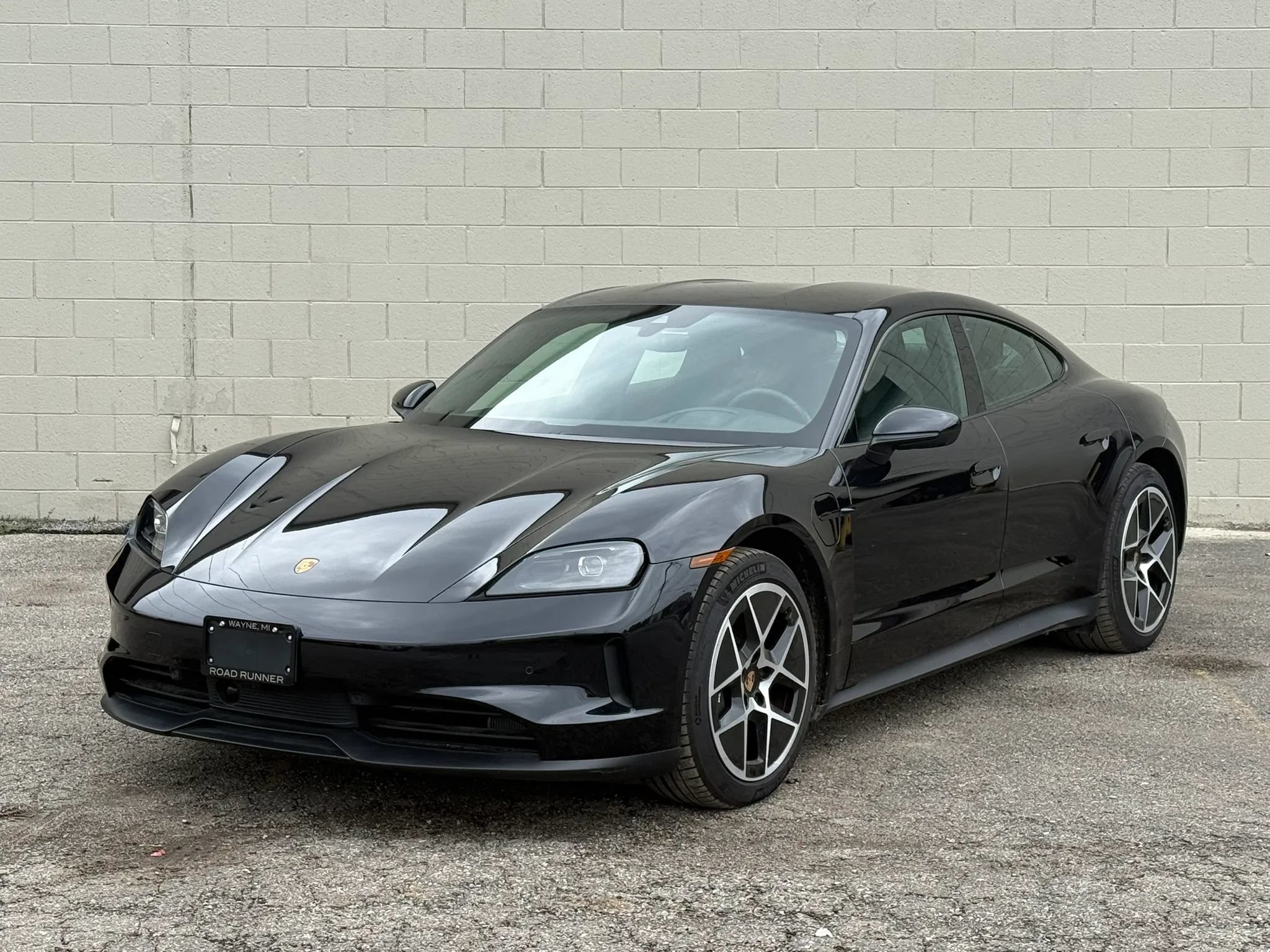 Used 2025 Porsche Taycan RWD image 2