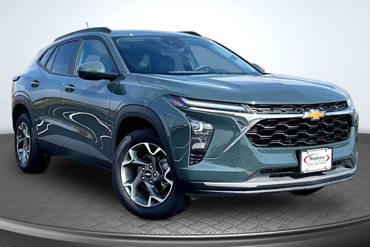 Used 2025 Chevrolet Trax LT FWD image 13