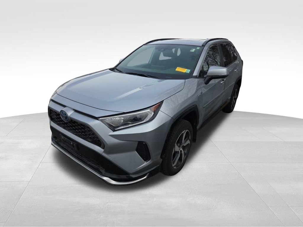 Used 2021 Toyota RAV4 SE w/ Weather & Moonroof Package image 17