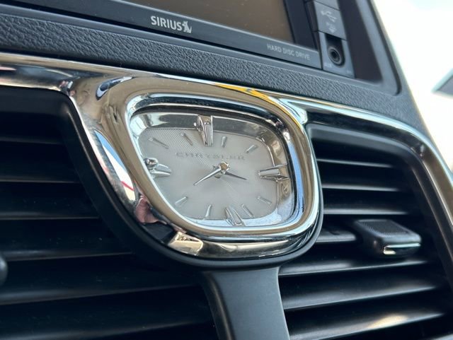 Used 2015 Chrysler Town & Country Touring w/ Driver Convenience Group image 49